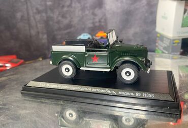 Avtomobil modelləri: Коллекционная модель ГАЗ-69 Парадный зеленый 1965 НАШ Автопром — 14