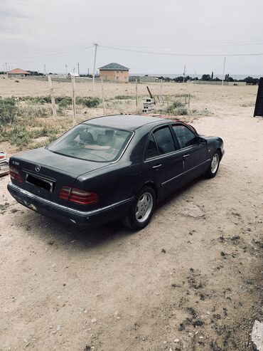 мерседес грузовые: Mercedes-Benz E 230: 1997 г., 2.3 л, Автомат, Бензин, Седан