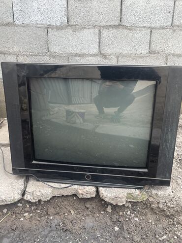 продаю телевизор на запчасти: Продаю телевизор в рабочем состоянии