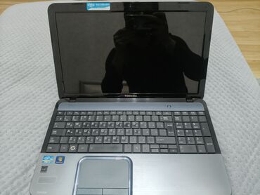notbuk islenmis: Б/у Toshiba, 15 ", Intel Core i7, 1 ТБ