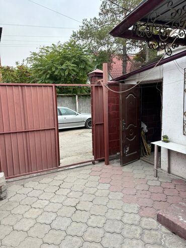 Продажа домов: Полдома, 40 м², 2 комнаты, Собственник — 9