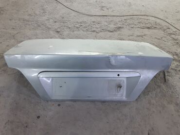 ремонт блока питания компьютера: Крышка багажника Mitsubishi, 2001 г., Б/у, Оригинал