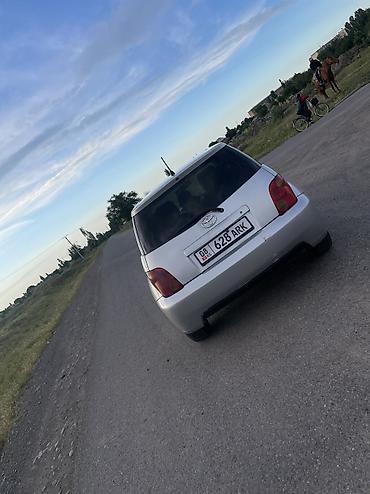 Toyota: Toyota Ist: 2003 г., 1.3 л, Автомат, Бензин, Хэтчбэк — 15