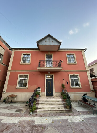 Həyət evləri və villaların satışı: Həzi Aslanov qəs. 5 otaqlı, 250 kv. m — 1