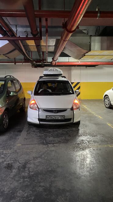 авто в рассрочку без первоначального взноса: Honda Fit: 2005 г., 1.3 л, Вариатор, Бензин, Седан