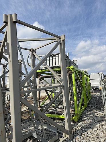 Другие комплектующие и запчасти: Башенный кран 🏗️ Марка: ZOOMLION Год выпуска : 2021 Высота : 80 — 13