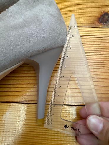 foot patch: Туфли, 36, Б/у, цвет - Бежевый, Самовывоз, Платная доставка — 2