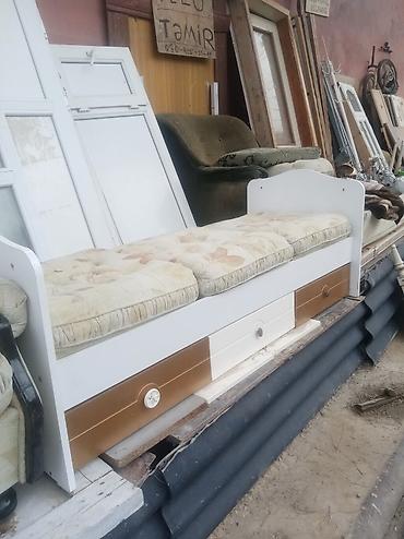 usaq stullari: Çarpayı və yaxud oturaçaq — 3