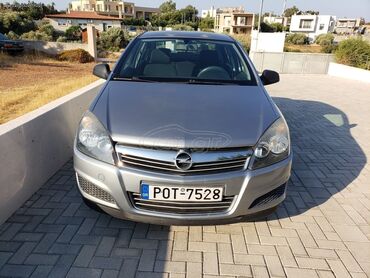 Opel Astra: 1.6 l. | 2010 έ. | 96652 km. Λιμουζίνα