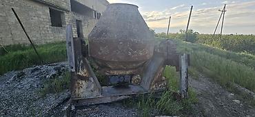 baklar və cənlər: Sənaye tipli betonqarışdıran (beton mikseri) - Stasionar — 1