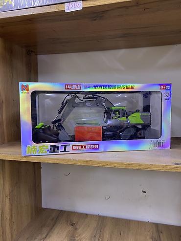 Радиоуправляемый экскаватор (серия Remote Control Engineering Vehicle)