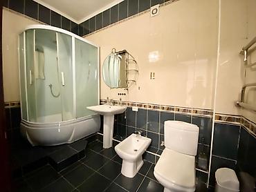 Долгосрочная аренда квартир: For rent 3 bedroom apartment is available in the Golden Square. 21/2 — 9