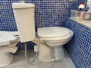 Alçipan: Ağ rəngli, keramika materialdan hazırlanmış unitaz. Oturacaq və