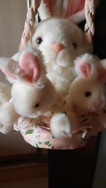 kiraye toy paltarlari bakida: Приближается год зайца. Мягкая игрушка мама зайка и 2 зайчика