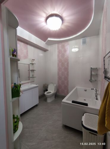 Долгосрочная аренда квартир: 3 комнаты, Риэлтор, Без подселения, С мебелью полностью — 22