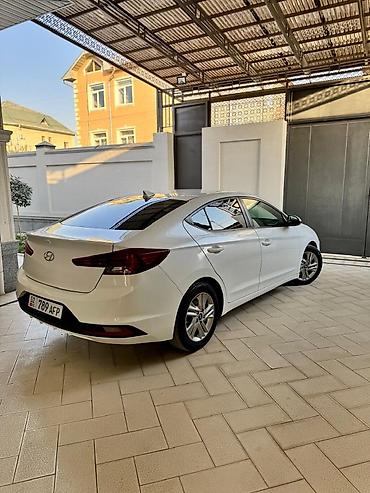 Hyundai: Hyundai Elantra: 2019 г., 2 л, Автомат, Бензин, Седан — 7