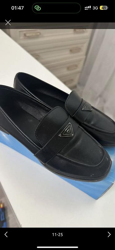 Кроссовки и спортивная обувь: Обувь женская, покупала в Италии/Дубаи, размер 37-38, цены от 100 до — 15