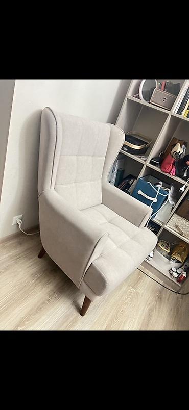 Кресла: Кресло с высокой спинкой в стиле wingback. Особенности: -состояние — 2