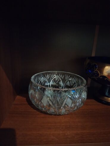 Digər dəstlər və servizlər: Kəsma şüşədən dekorativ qab dəsti - Material: qalın, şəffaf kəsma -da lalafo.az — 4 Digər dəstlər və servizlər: Kəsma şüşədən dekorativ qab dəsti - Material: qalın, şəffaf kəsma — 4