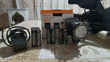 Videokameralar: Sony HD peşəkar videokamera Xüsusiyyətlər: - HD video çəkilişi - — 8