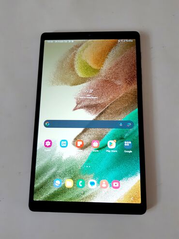 Samsung: Samsung Qalaxsi Tab A 7. Nömrə gedir. Yaddaşı 64, ramı 4 -dü. Heç