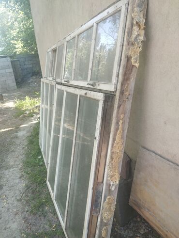 коричневый пластиковые окна: Деревянное окно, цвет - Белый, Б/у, 1600 *17500, Самовывоз