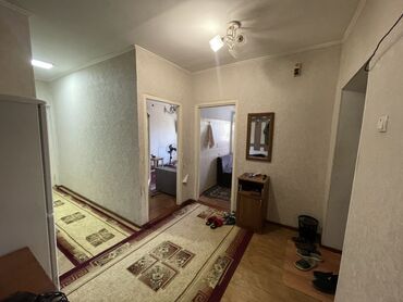 сниму дом в бишкеке: 4 комнаты, 74 м², 105 серия, 3 этаж, Старый ремонт