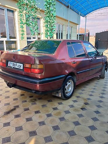 Volkswagen: Volkswagen Vento: 1992 г., 1.8 л, Механика, Бензин, Седан — 2