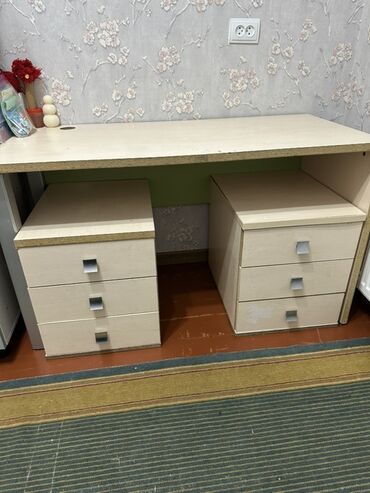 купить шкаф офисный: Жазуу үстөл, Колдонулган