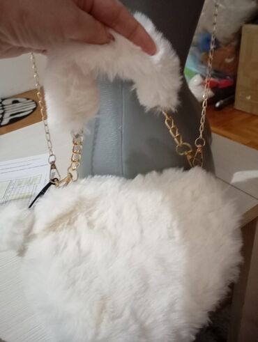 Torbe: Plišana torbica u obliku srca - Model: srce, mekani veštački krzneni — 2