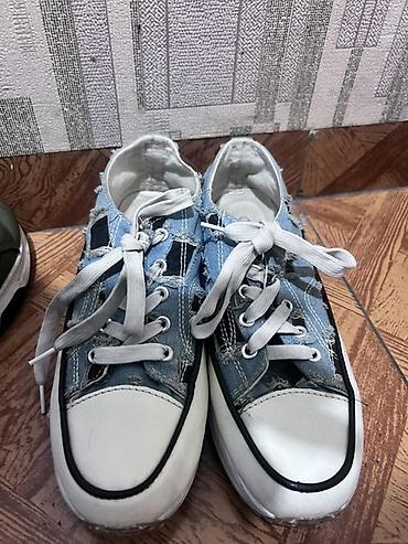 Unisex krossovkalar – denim patchwork dizayn - Üst hissə: açıq və
