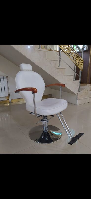 Salon, tibbi kreslolar: Qaş stulu 130 manata satılır.Heç bir problemi yoxdu.Ünvan