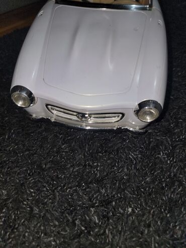 Figurice i makete: Veliki maketni/kolekcionarski kabriolet – bela oldtajmer — 10