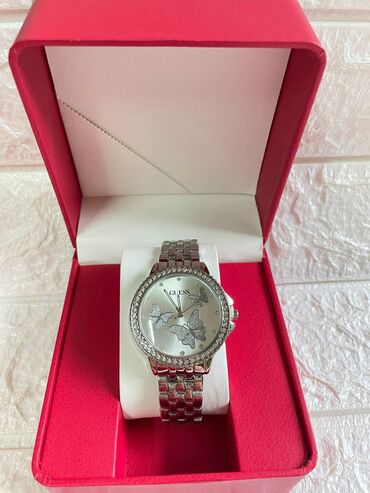 Ručni satovi: Cena: 3100 (sa kutijom)
Cena:2600 (bez kutije) ✨ — 3