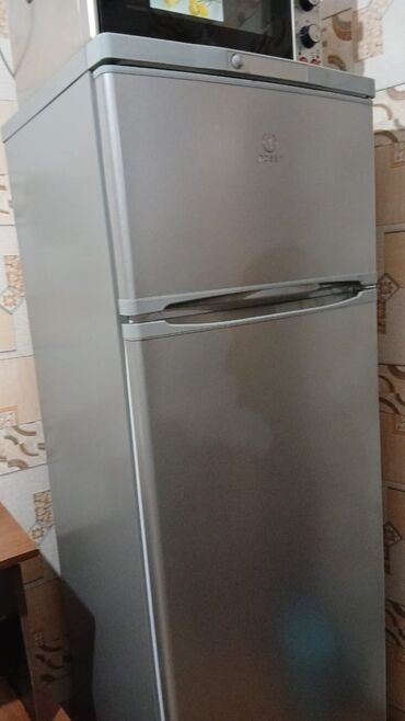 Plitələr və bişirmə panelləri: 2 qapılı Indesit Soyuducu Satılır, rəng - Boz
