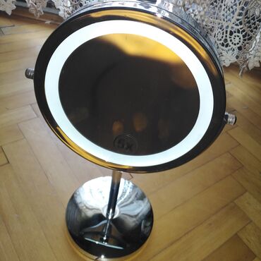Lepota i zdravlje: Novo kozmeticko ogledalo sa osvetljenim ivicama doneseno iz Nemacke u