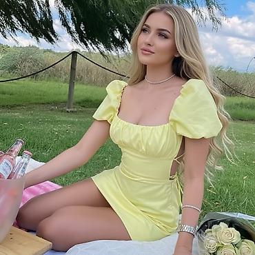 Haljine: #Haljine
Cena 2500
Uni vel.
V20 — 7