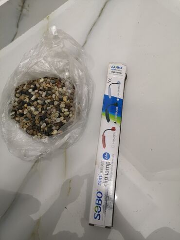 Akvarium aksessuar və ləvazimatları: Akvarium üçün Led işıq və daşlar. Çox az istifadə olunub, Karopkasıda