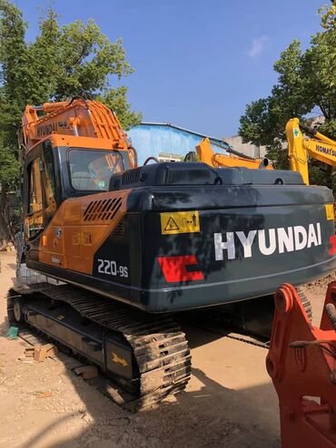 ekskovatorlar: Hyundai 220 ekskavator 120 at gücü 2021-ci il buraxılışlı. iş saatı