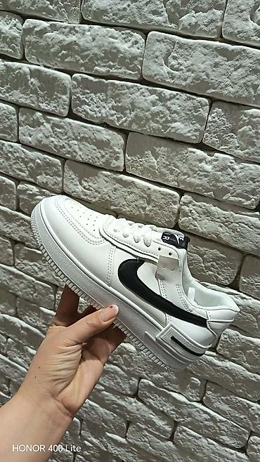 Patike: 👑Broj 36-41 ✅Cena 2500 din Patike Nike Air – bele sa crnim Swoosh — 3