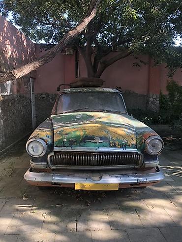 volga 2110: Klassik sovet sedanı – Volqa GAZ-21 (təxminən 1950–60-cı illər — 2