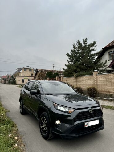 Toyota: Toyota RAV4: 2018 г., 2.5 л, Автомат, Бензин, Кроссовер