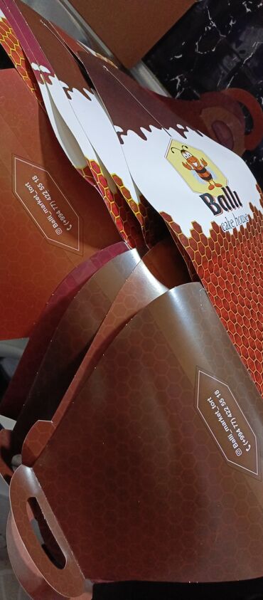 Tortlar: Tort qutuları. Şirniyyatlar. Tortlar. 1-ədədi 1azn 10 ədəd — 6