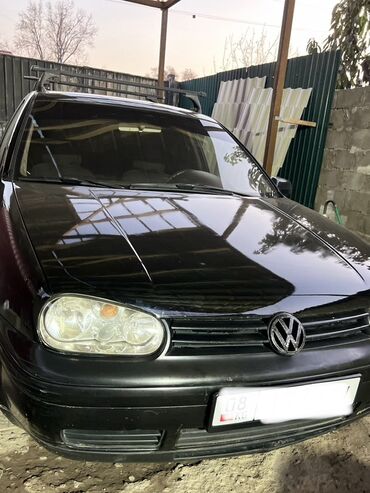 срочно продам авто в связи с переездом: Volkswagen Golf: 2000 г., 2 л, Механика, Бензин, Хэтчбэк