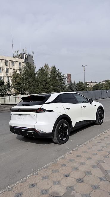 Changan: Changan : 2023 г., 1.5 л, Автомат, Электромобиль, Седан — 4