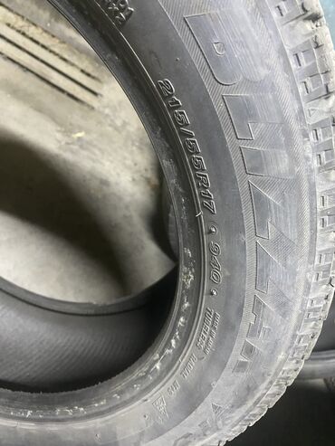 Шины: Шины 215 / 55 / R 17, Зима, Б/у, Комплект, Легковые, Япония, Bridgestone