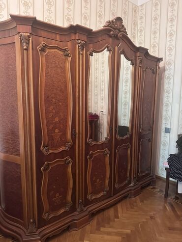 taxta mebel: Açılan, 4 qapılı Düz dolab, Qarderob, paltar dolabı