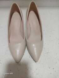 туфли новая не разу не одевала: Tuflilər, Ölçü: 37, rəng - Bej, İşlənmiş