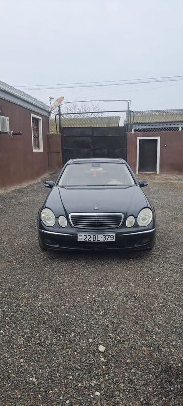 Mercedes-Benz: Mercedes-Benz E 240: 2.6 l | 2002 il Sedan — 1