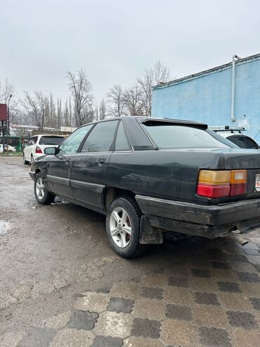 Audi: Audi 100: 1988 г., 1.8 л, Механика, Бензин, Седан